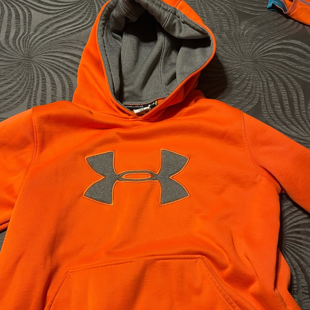 Under Armour Boys sweatshirt